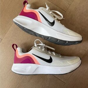 Nike Womens Wearallday Sneakers in White/Black-Hyper Crimson